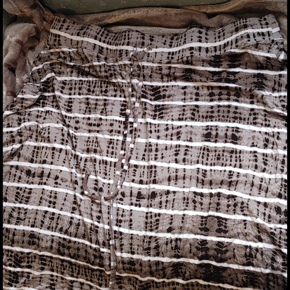 Torrid grey high low skirt - Picture 4 of 6